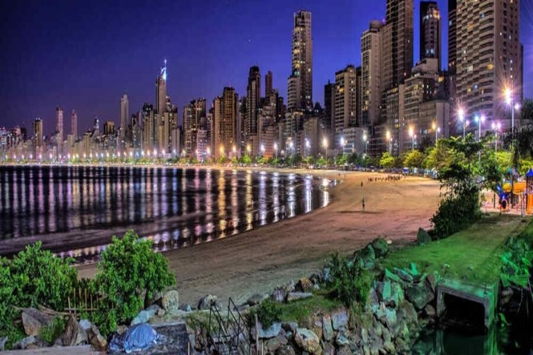 balneario-camboriu-a-noite-